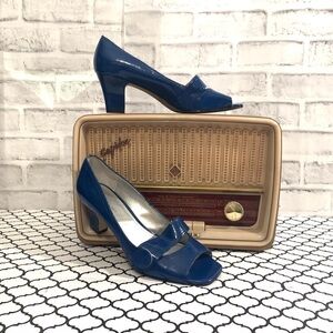 Tahari blue peep toe heel